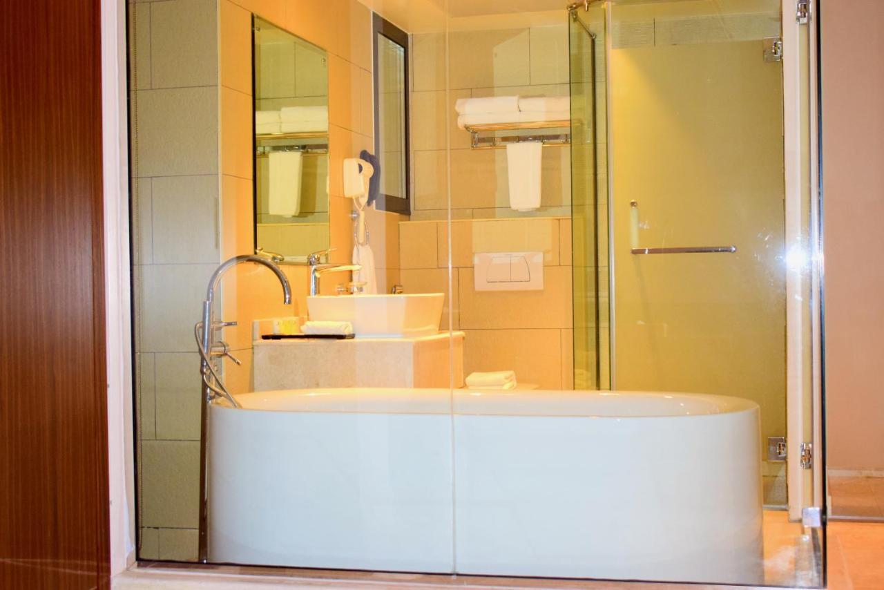 Be Inn Hotel Seeb Extérieur photo